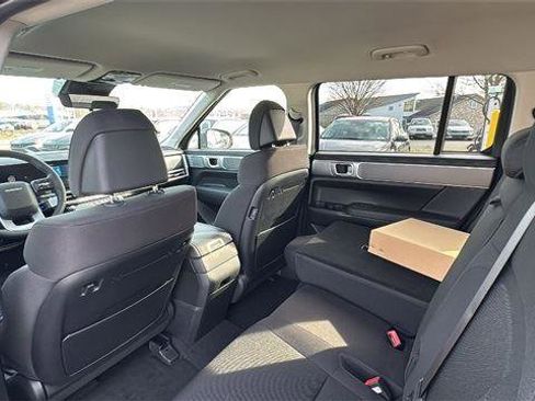 New 2026 Hyundai Santa Fe SE image 9