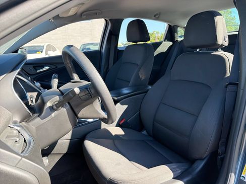 Used 2020 Chevrolet Malibu LT FWD image 19