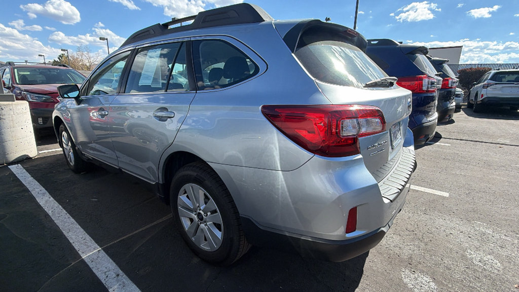 Used 2017 Subaru Outback 2.5i AWD/4WD image 3