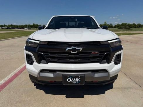 Used 2024 Chevrolet Colorado Z71 w/ Z71 Convenience Package 2 AWD/4WD image 8
