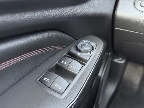Used 2025 Chevrolet Trax RS w/ Sunroof Package FWD image 7