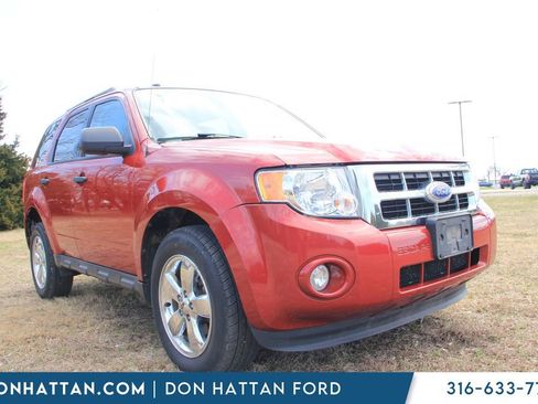 Used 2011 Ford Escape XLT image 9