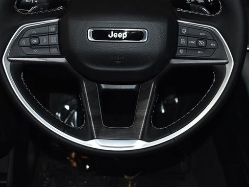 New 2025 Jeep Grand Cherokee Limited w/ Trailer Tow Package image 24