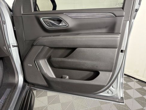 Used 2023 GMC Yukon XL SLT w/ SLT Luxury Package RWD image 12