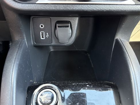 Used 2021 Nissan Versa SV image 19