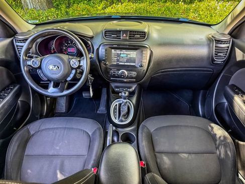 Used 2019 Kia Soul + FWD image 27