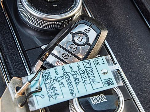 Used 2024 Ford Expedition Platinum image 27