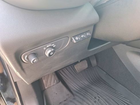 Used 2023 Buick Envision Avenir AWD/4WD image 19