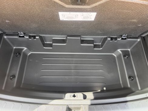 Used 2023 Chevrolet Traverse High Country AWD/4WD image 27