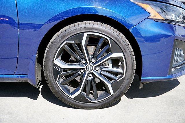 Used 2024 Nissan Altima 2.5 SR FWD image 14