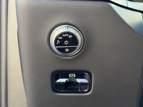 Used 2024 Mercedes-Benz GLC 300 4MATIC image 26