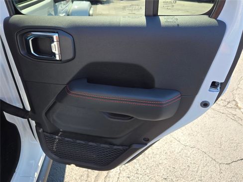 New 2025 Jeep Wrangler Unlimited Rubicon image 9