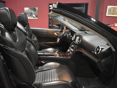 Used 2014 Mercedes-Benz SL 550 image 23