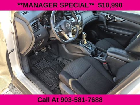 Used 2018 Nissan Rogue SV w/ Sun & Sound Touring Package image 23