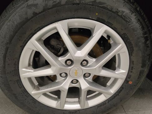 Used 2023 Chevrolet Equinox LS image 31