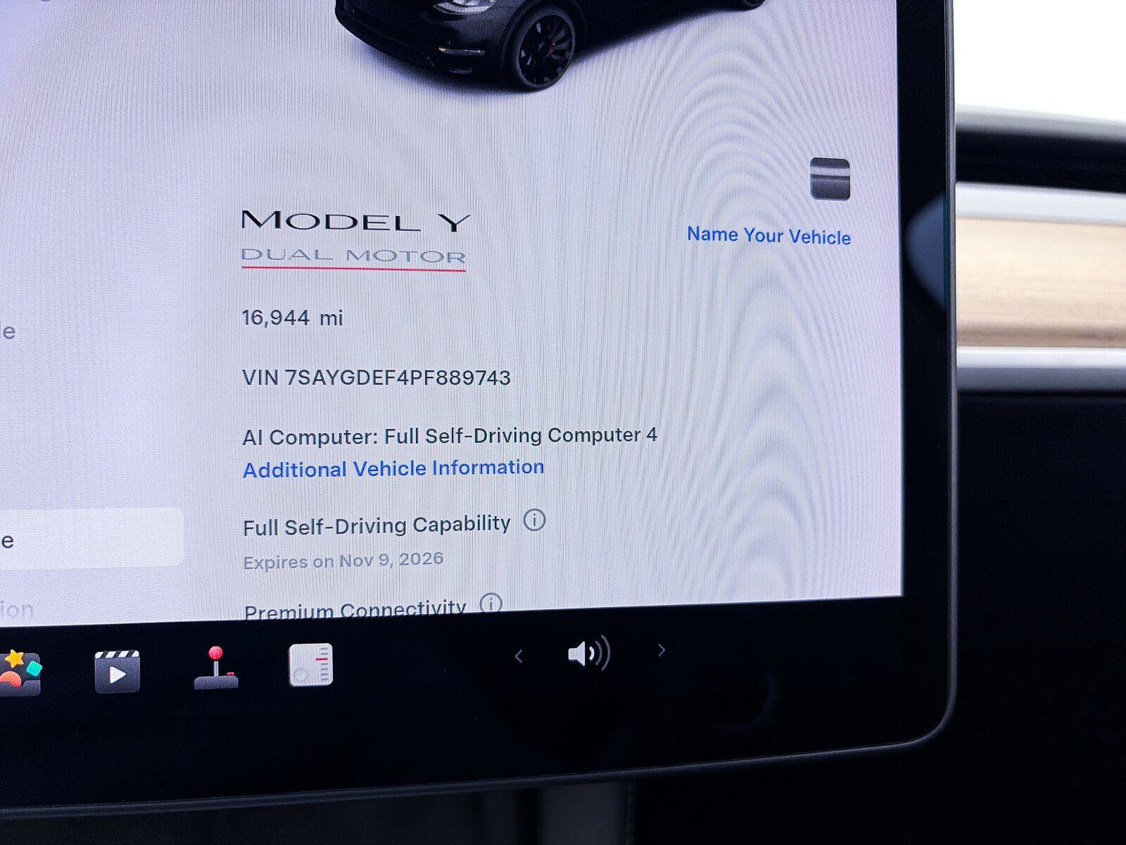 Used 2023 Tesla Model Y Performance AWD/4WD image 31