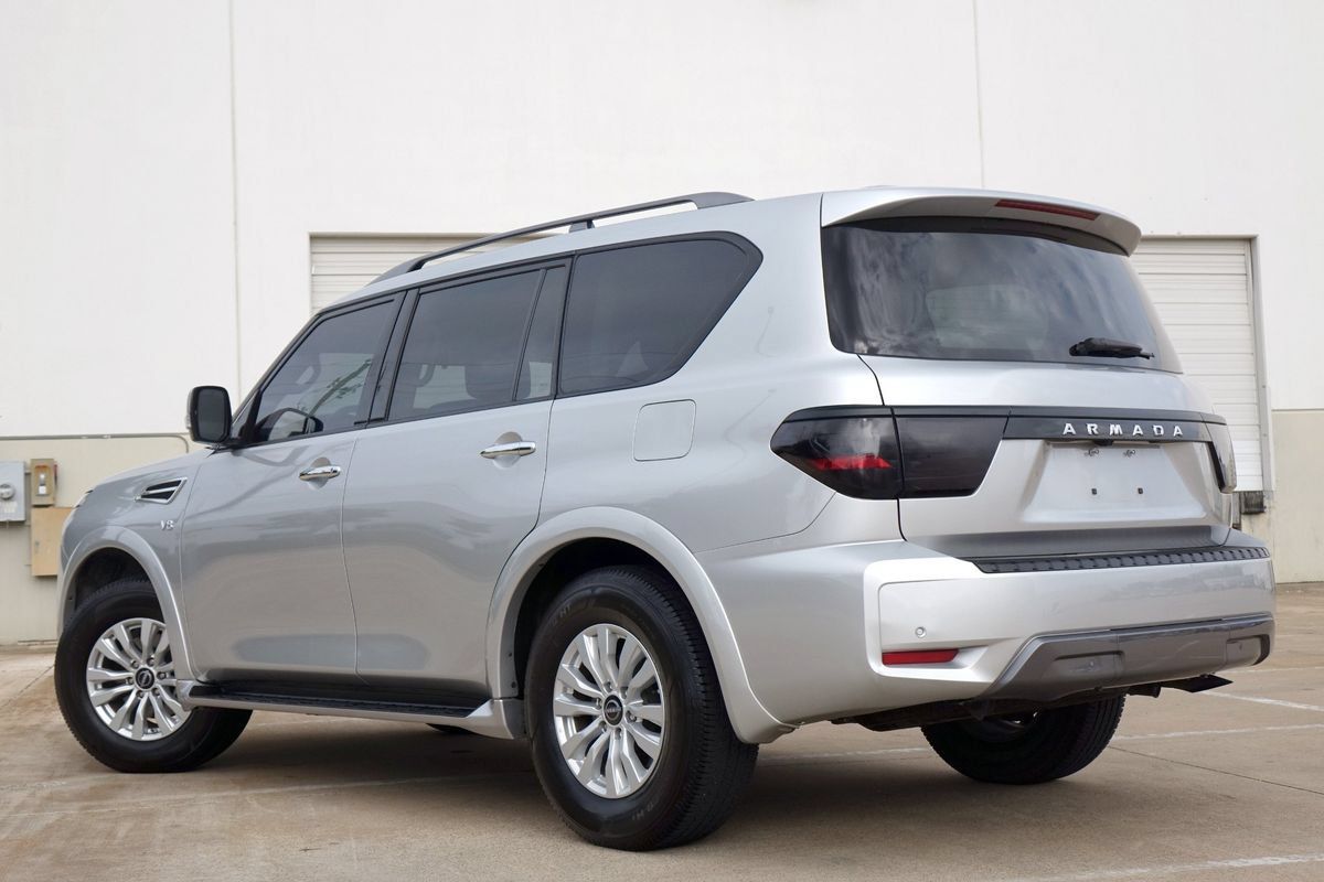 Used 2021 Nissan Armada SV RWD image 4
