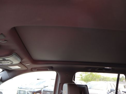 Used 2024 Chevrolet Tahoe High Country w/ Advanced Technology Package AWD/4WD image 22