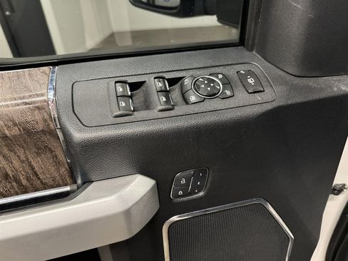 Used 2017 Ford F350 Lariat w/ Lariat Ultimate Package AWD/4WD image 31