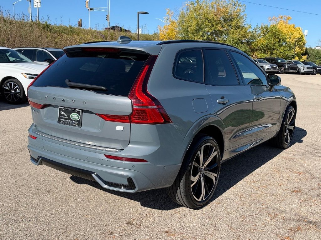 Certified 2024 Volvo XC60 T8 Ultimate w/ Protection Package Premier AWD/4WD image 4