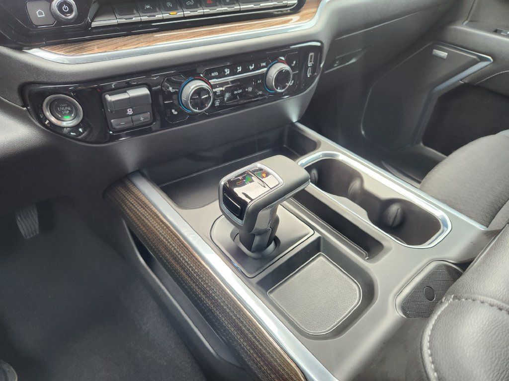 Used 2025 Chevrolet Silverado 1500 LT Trail Boss w/ Convenience Package II AWD/4WD image 17