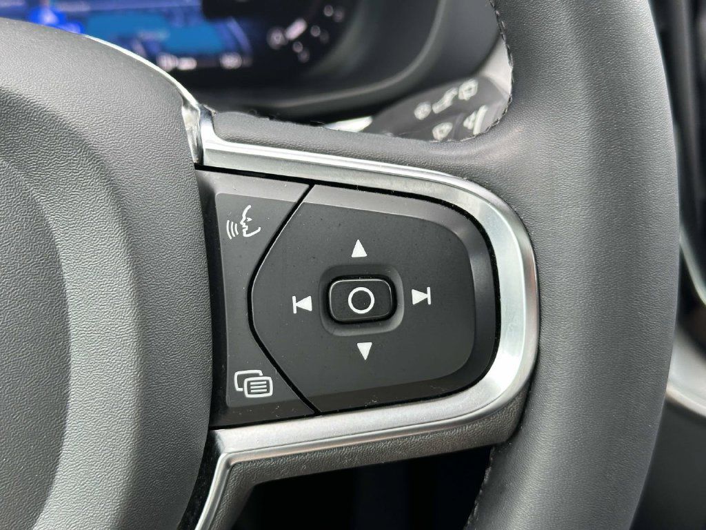 Certified 2024 Volvo XC60 B5 Core w/ Protection Package Premier AWD/4WD image 20