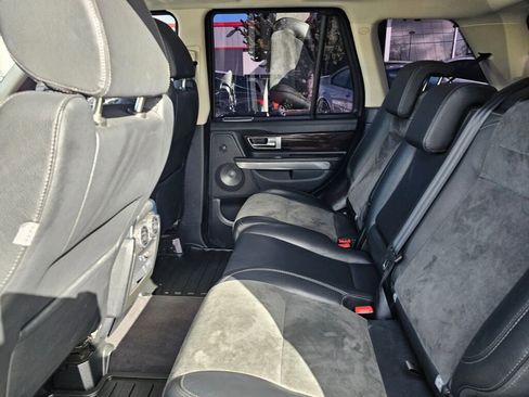 Used 2011 Land Rover Range Rover Sport HSE image 16