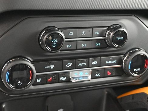 Used 2024 Ford Bronco Badlands image 17