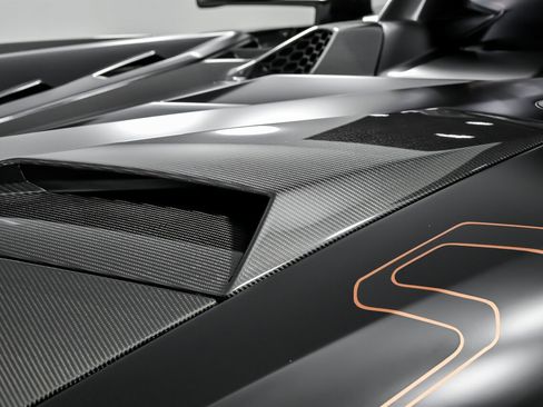 Used 2021 Lamborghini Aventador SVJ image 24