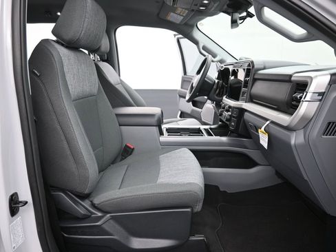 Certified 2025 Ford F250 XLT w/ Black Appearance Package image 28