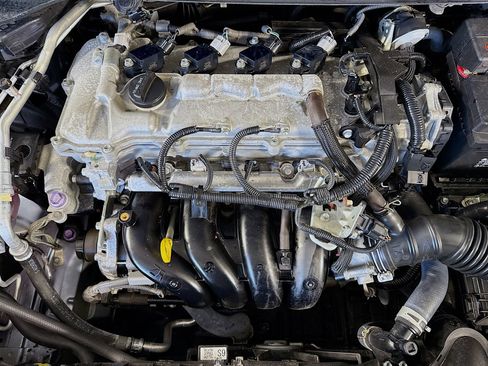 Used 2020 Toyota Corolla LE image 38