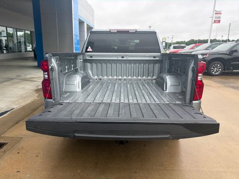 Used 2023 Chevrolet Silverado 1500 LT w/ Z71 Off-Road Package AWD/4WD image 6