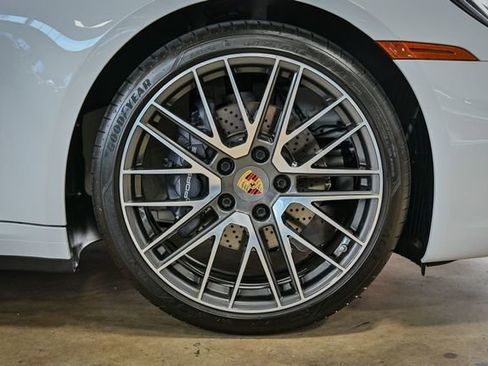 Used 2023 Porsche 911 Carrera image 21