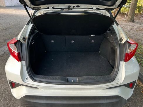 Used 2020 Toyota C-HR XLE image 9