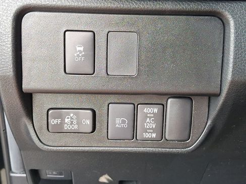 Used 2022 Toyota Tacoma TRD Sport w/ Technology Package AWD/4WD image 30