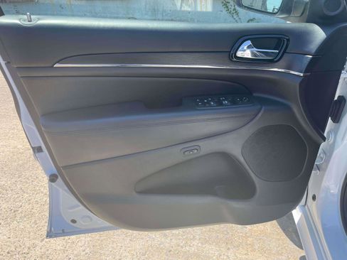 Used 2019 Jeep Grand Cherokee High Altitude AWD/4WD image 15