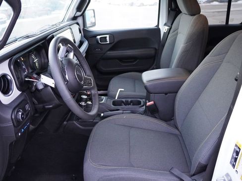 Certified 2025 Jeep Wrangler Unlimited Sahara w/ Safety Group image 4