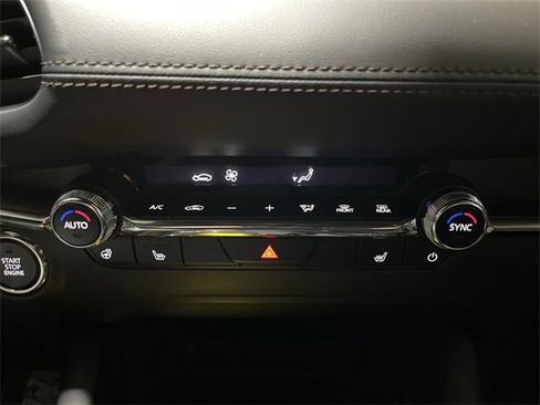 New 2026 MAZDA MAZDA3 Hatchback w/Premium Plus Pkg image 21