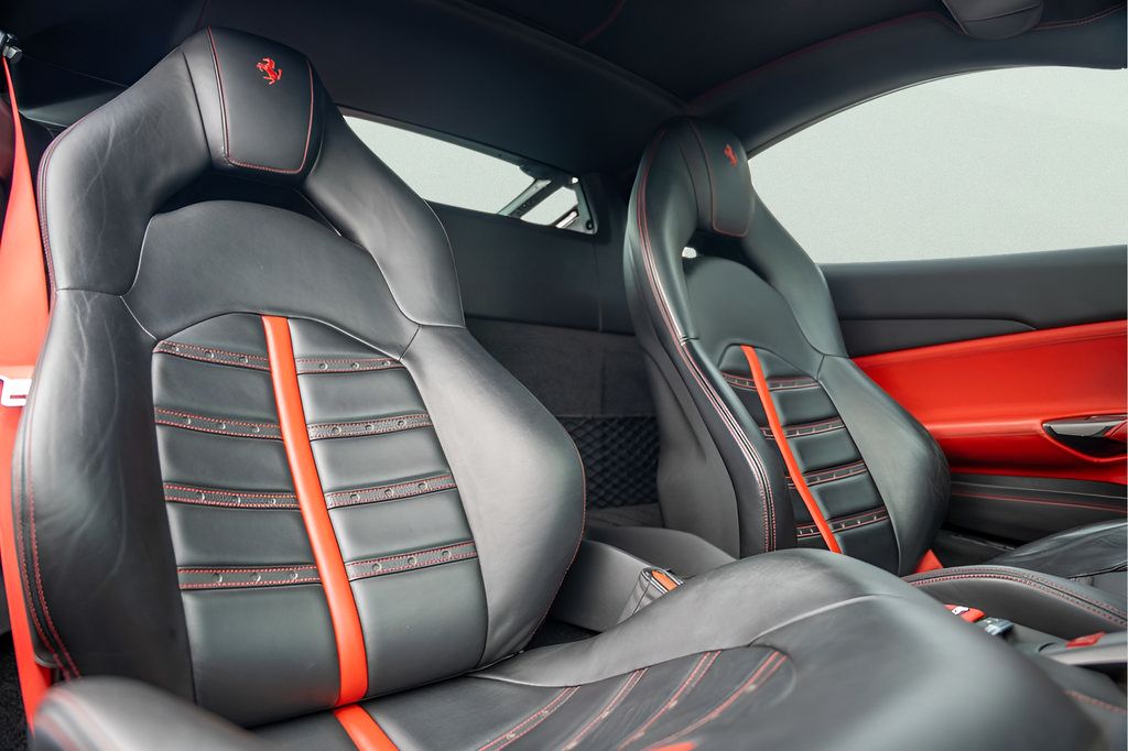 Used 2016 Ferrari 488 GTB RWD image 30