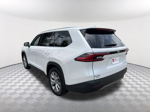 Certified 2025 Toyota Grand Highlander FWD image 16