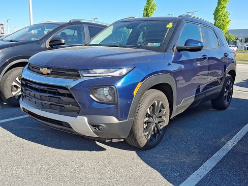 Used 2023 Chevrolet TrailBlazer LT w/ Convenience Package AWD/4WD image 3