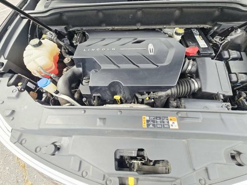 Used 2017 Lincoln MKX Select w/ Select Plus Package FWD image 18