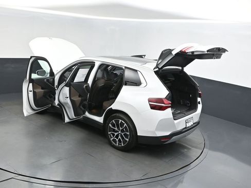 Certified 2025 BMW X3 xDrive30i w/ Premium Package image 2