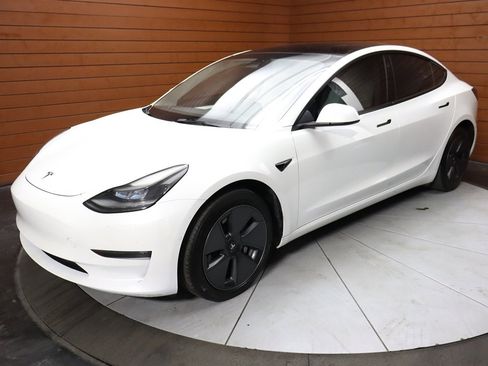 Used 2023 Tesla Model 3 Standard Range image 7