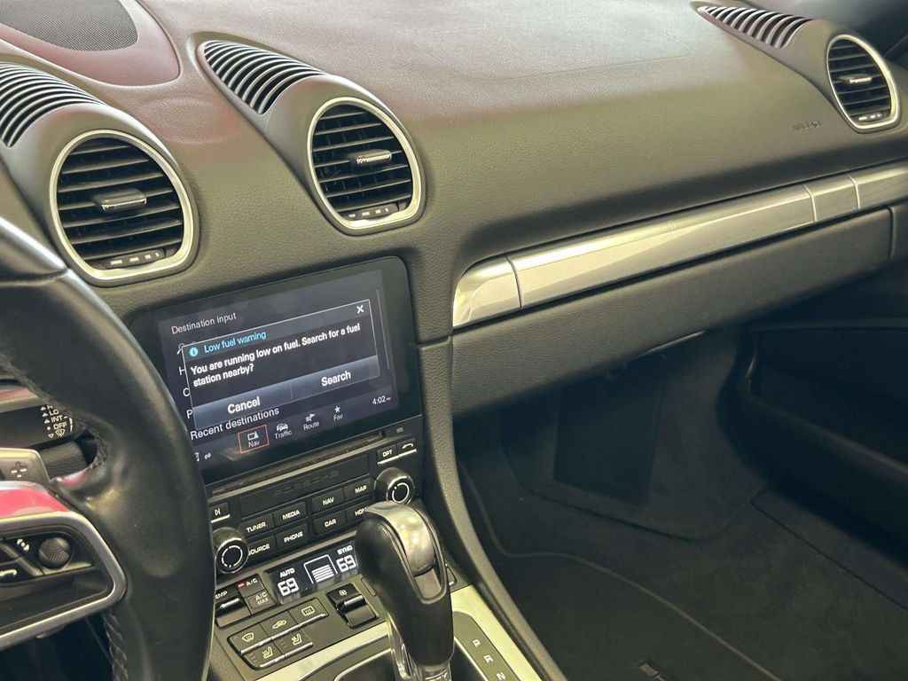 Used 2017 Porsche 718 Boxster RWD image 22