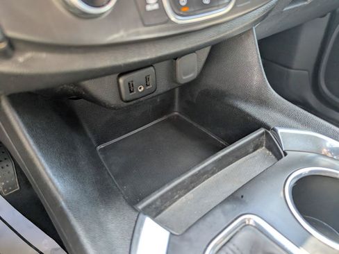 Used 2019 Chevrolet Traverse LS AWD/4WD image 27