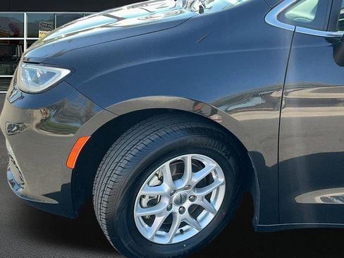 Used 2023 Nissan Frontier SV w/ Tow Package image 22