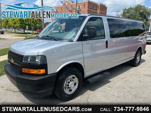 Used 2020 Chevrolet Express 3500 LS RWD image 1