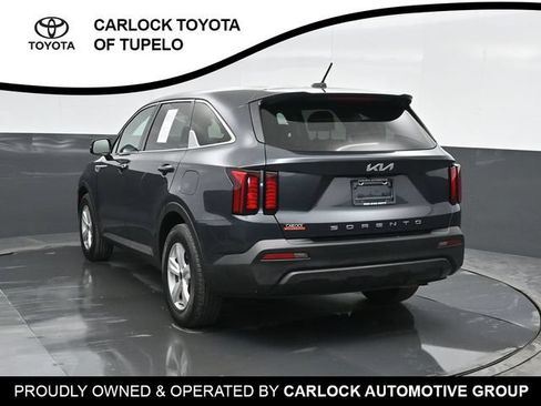 Used 2022 Kia Sorento LX FWD image 11