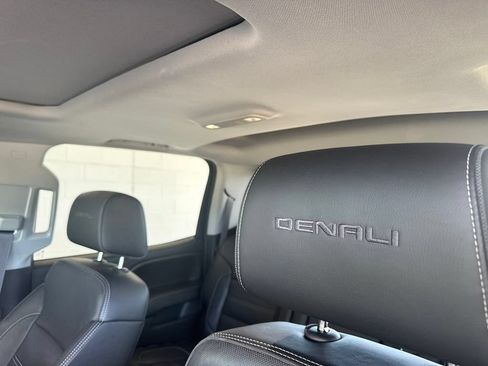 Used 2016 GMC Sierra 1500 Denali w/ Enhanced Driver Alert Package AWD/4WD image 21